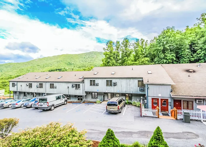 Smoketree Lodge