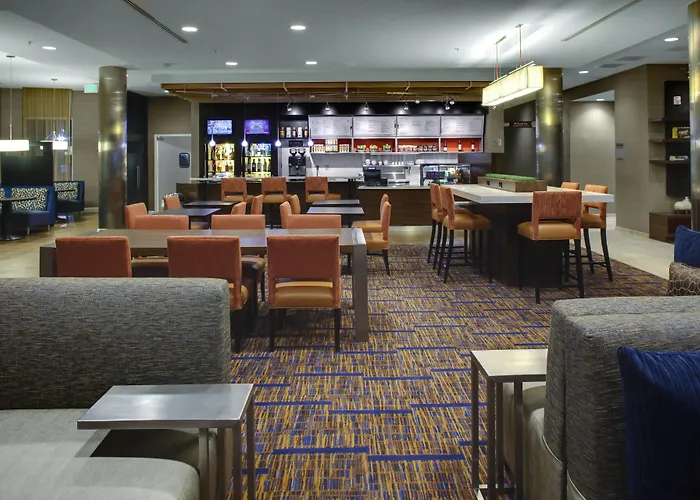Courtyard By Marriott Boone
